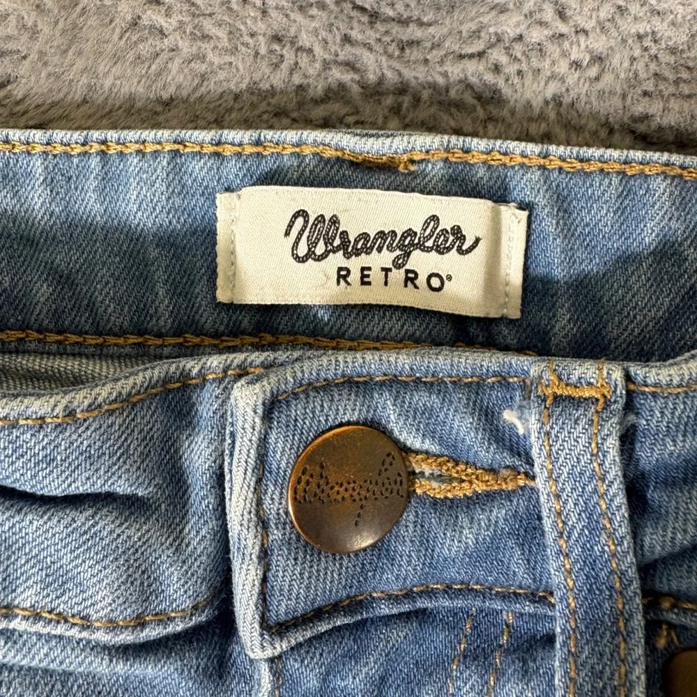 Wrangler Retro Womens High Rise Trumpet Flare Jeans Light Wash Blue 29x32 AQ400 - Picture 3 of 8